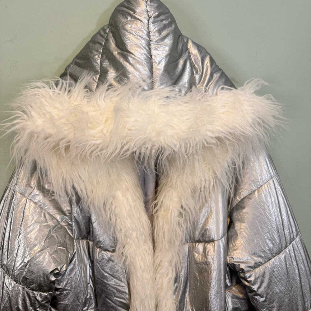 Donna Salyers Fabulous Furs Coat Women 2X Silver Metallic Hooded Faux Fur Puffer - Picture 10 of 12